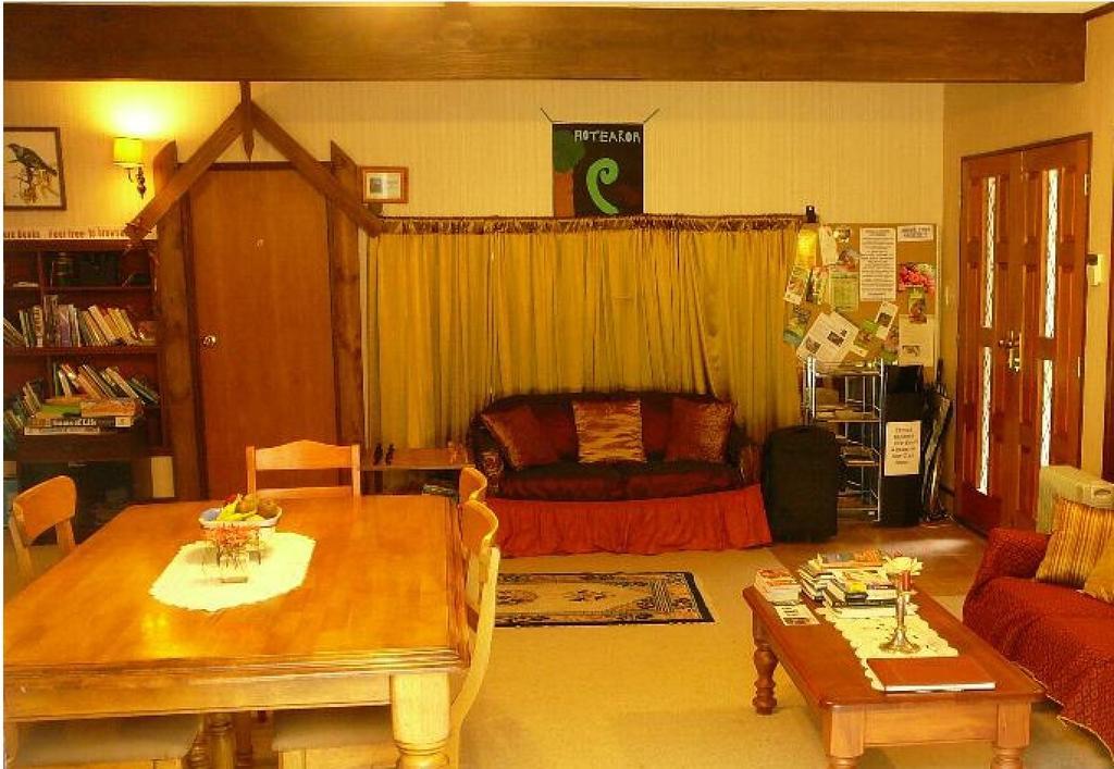 Mount Tutu Eco-Sanctuary Bed & Breakfast Ohauiti Luaran gambar